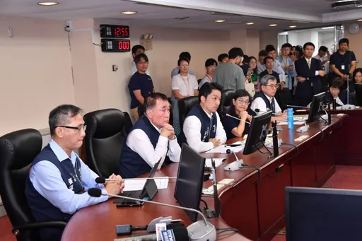 蔣萬安向民眾黨說明重大議法案 陳宥丞會後批沒戰力送歌「勇氣」