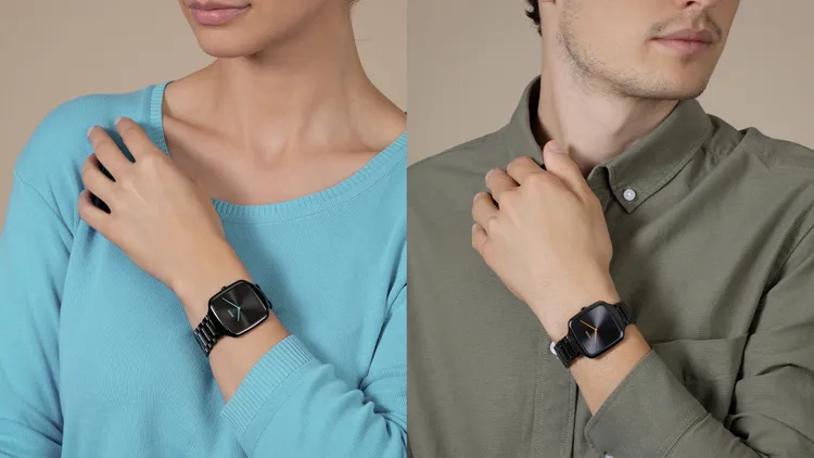 低調的黑色外觀配有綠松石色、太陽橙色漆面指針。品牌提供