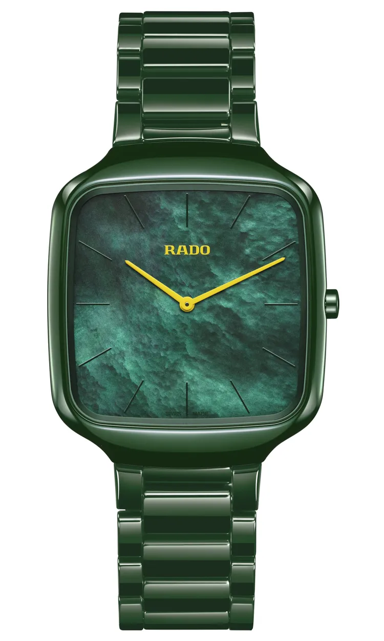 RADO True Squar真我方形系列R27047902，6萬4500元。品牌提供