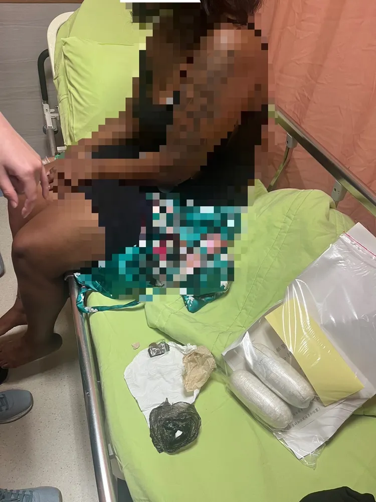 泰籍女犯嫌吞下超過50顆毒膠囊，希望藉此將毒品夾帶進台灣。翻攝照片