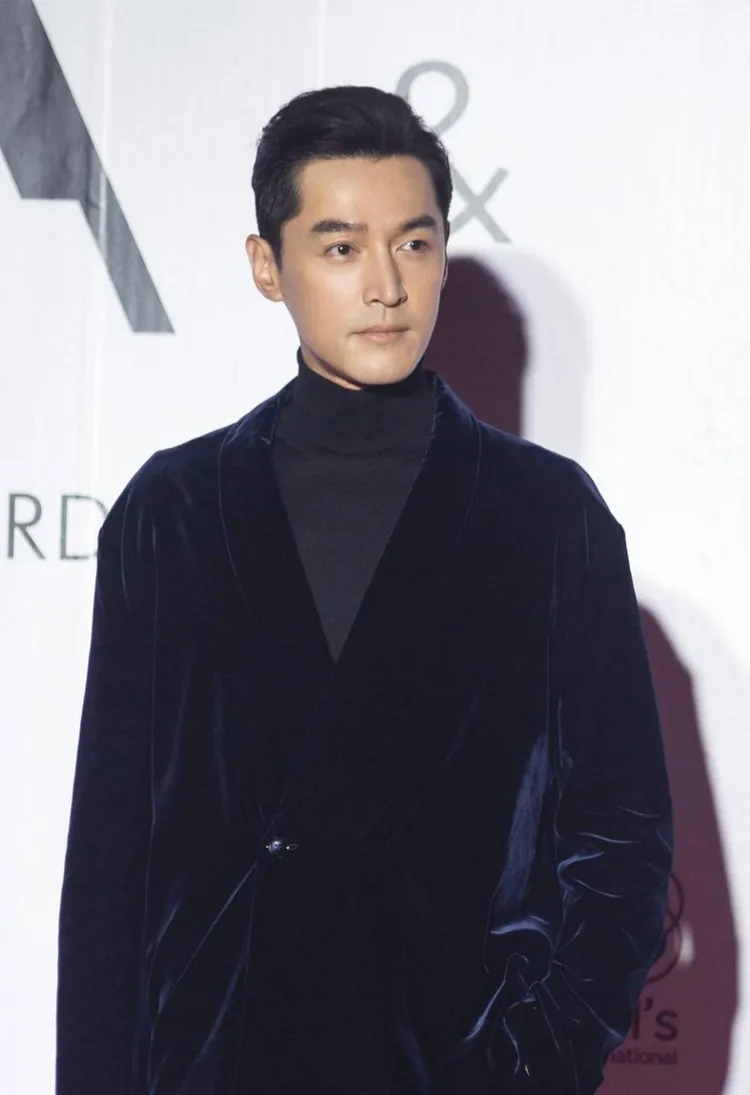 胡歌一到釜山影展就接受媒體採訪。澤東提供