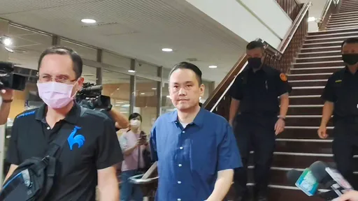 涉貪押195天後重返議會質詢 陳重文對官員喊一句話