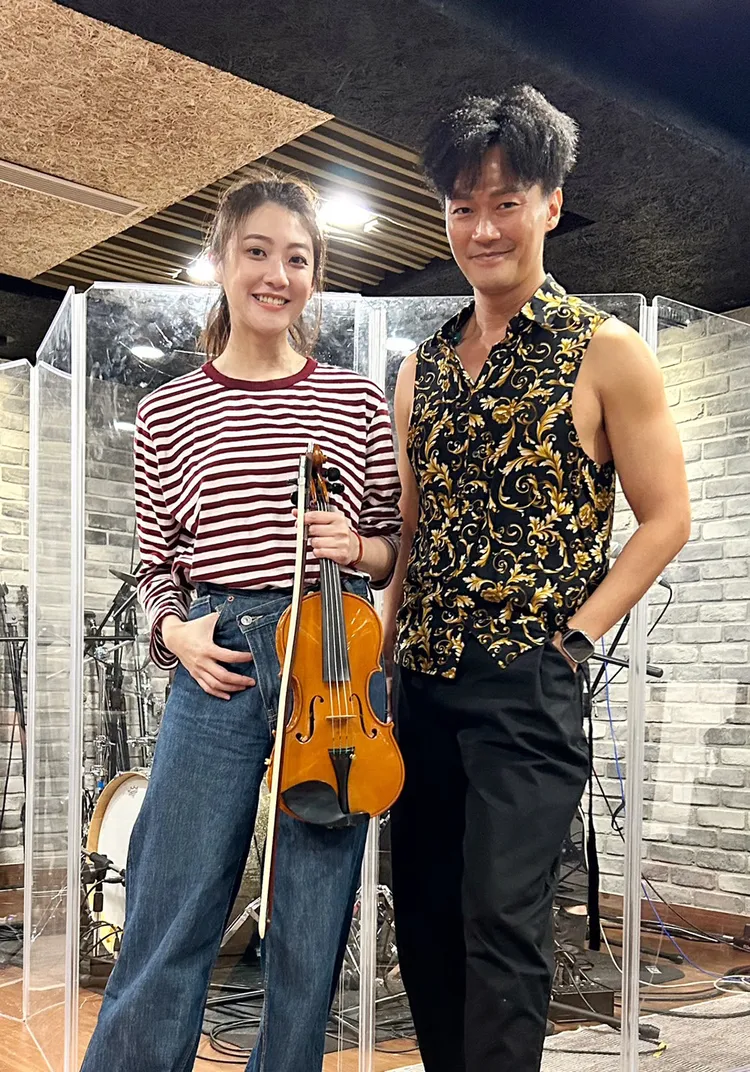 林逸欣（左）將於11月3日舉辦2024《Keep Playing！》演唱會，邀來林俊逸擔任嘉賓。圖／鑫羽工作室提供