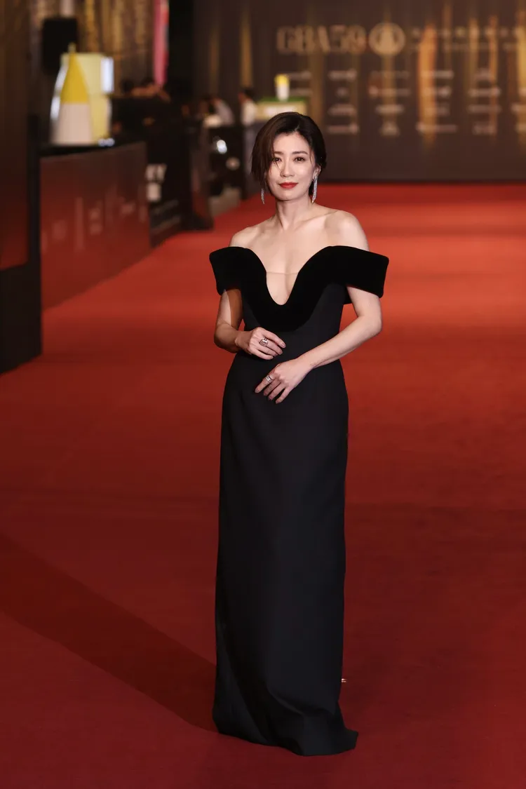 賈靜雯奪下紅毯最美。攝影中心攝