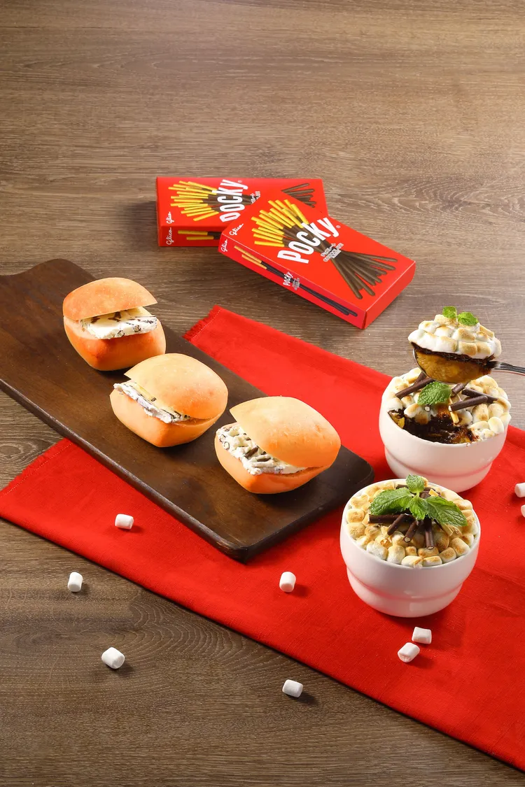 Texas Roadhouse攜手知名日系甜點品牌POCKY全新打造兩款限定甜點。業者提供