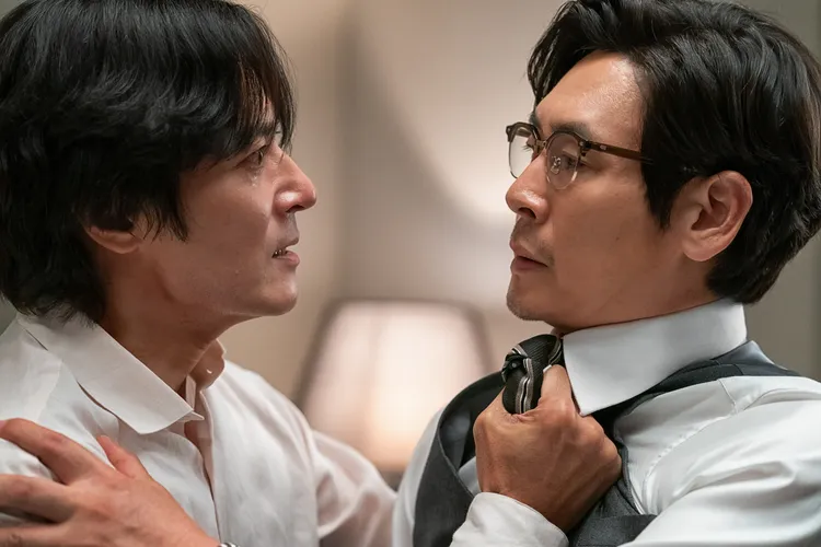 薛景求（右）透露聽到要與張東健演兄弟時，自嘲「大家會相信嗎」。網銀國際影視提供