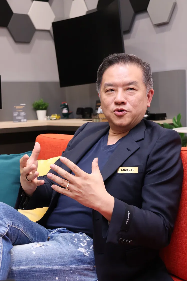 陳啓蒙與記者大方分享自己豐富的打工經驗，並表示「過去的每一個階段都會是未來自己的一種養分」。莊宗達攝