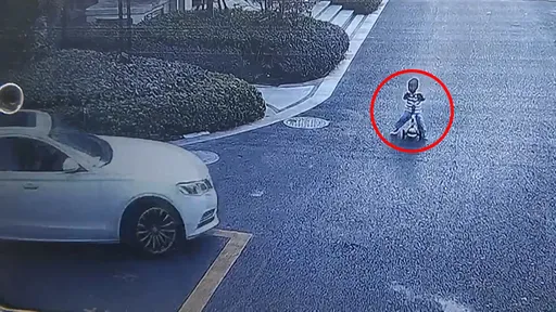 逆向出車庫立即輾死2歲童 駕駛反嗆「出口入口都是出入口」