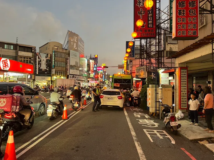 當時正值下班尖峰時間。民眾提供