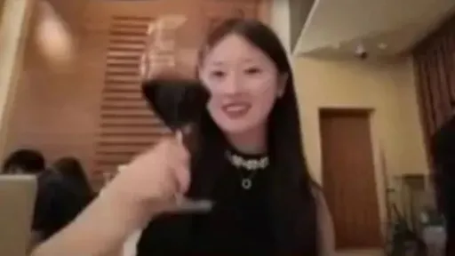 女網紅被爆「婚宴蟑螂」囂張玩直播 拒絕道歉!堅稱朋友帶赴宴