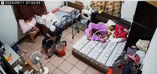 印尼看護背著阿嬤躺床產子 她認了拿「朋友檢體」瞞懷孕來台