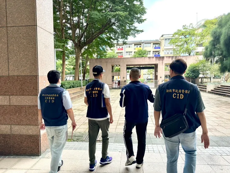 學校與警方會勘校園周邊電子圍籬設備，確保發揮正常功能。警方提供