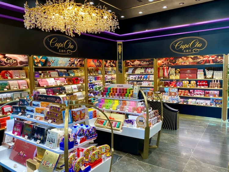 全台第二家的統一集團精品巧克力店CupiCho，可吃到多達40大品牌的巧克力。莊偉祺攝