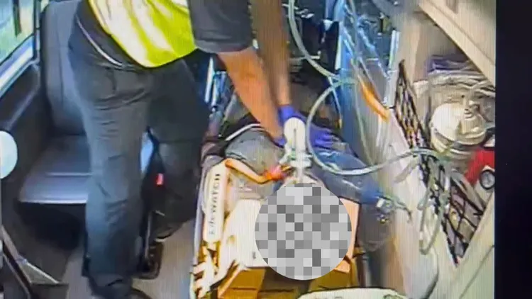 駕駛送醫不治。新竹縣消防局提供