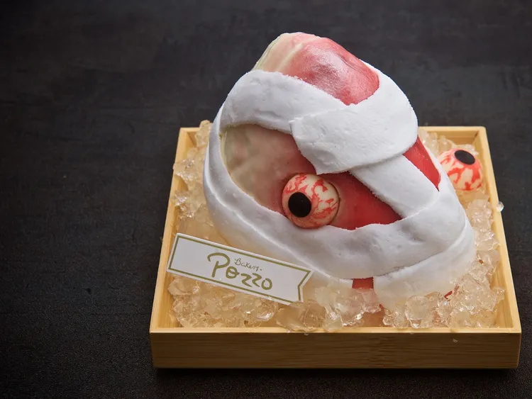 2024再推甜點巨作「怪眼魚頭君」，將擬真蛋糕始祖「魚頭君」改造為萬聖節限定商品，勢必將再次掀起社群討論話題。業者提供