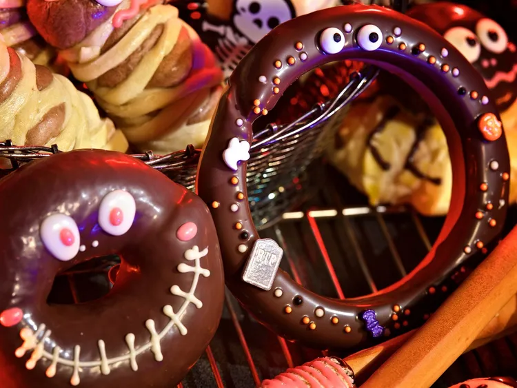 螞蟻人必選「捕夢網」新品，硬麵包及巧克力醬的完美結合，特製的造型巧克力片點綴裝飾，療癒感十足。業者提供