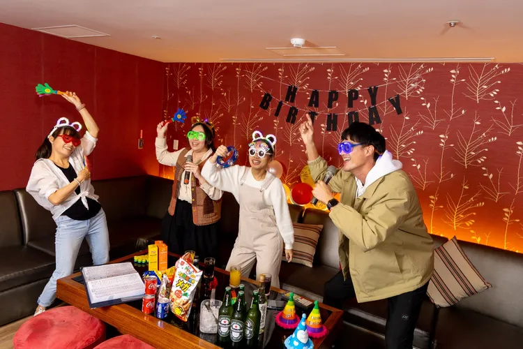 三溫暖和KTV包廂套裝組合（原價4400元）持花蓮振興券3000元免加價。花蓮福容大飯店提供