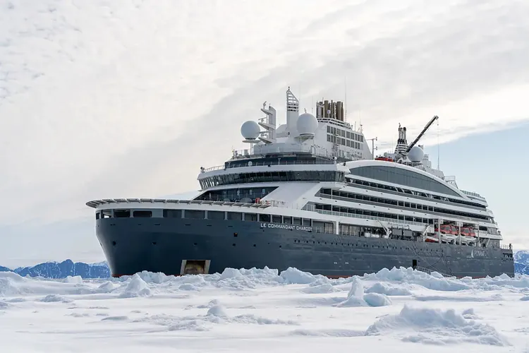 搭乘法國頂級郵輪遊北歐追極光，省去轉乘歐洲內陸航班、拉車時間，旅遊體感大幅提升。業者提供