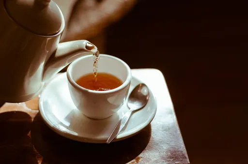 1杯茶要配3杯水?泌尿科醫師揭多喝這種茶 能保護攝護腺、降低血壓