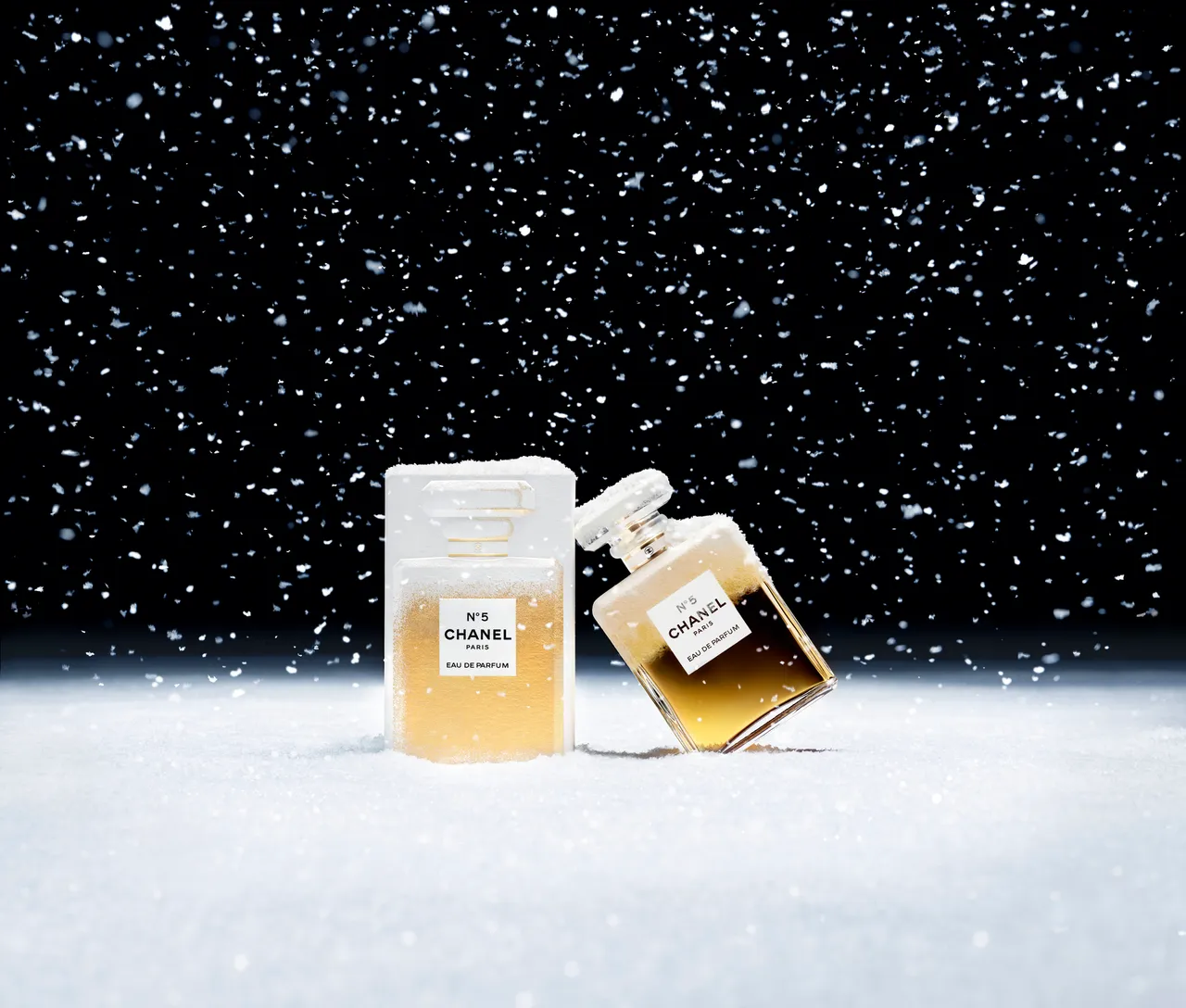 香奈兒N°5奇幻雪白典藏香水，100ml／8080元。品牌提供