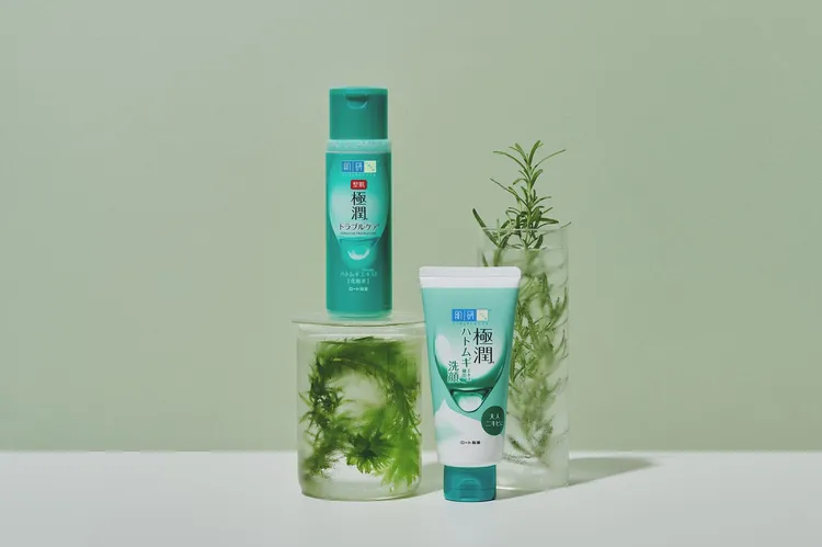 肌研極潤健康化妝水（左）170ml／480元、極潤健康深層清潔調理洗面乳（右）100g／260元。品牌提供
