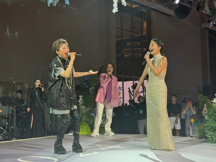 Summer與藍心湄對唱。讀者提供