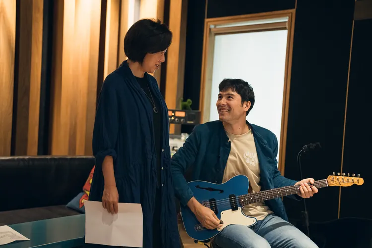 鳳小岳(右)和黃韻玲首次合作，相當有默契。小公視提供