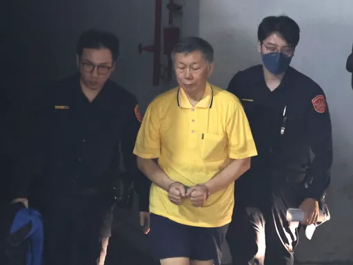柯文哲願應訊了！今5度提訊　改變造型「不戴眼鏡」頭髮顯灰白