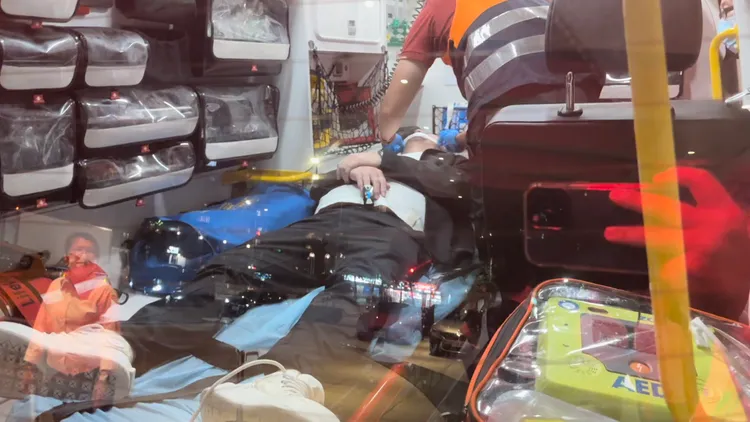 製作人詹仁雄昨晚參加完蕭敬騰跟Summer婚禮後，不慎跌倒昏迷送急診。特勤中心攝