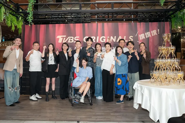 《有生之年》慶功宴氣氛熱鬧。翻攝林心如IG