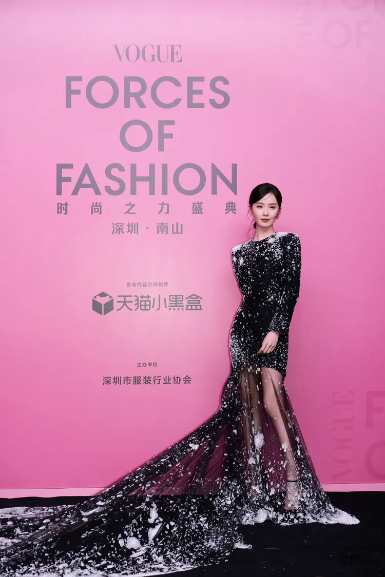 劉詩詩穿著Robert Wun高訂禮服。翻攝詩詩的小板報微博