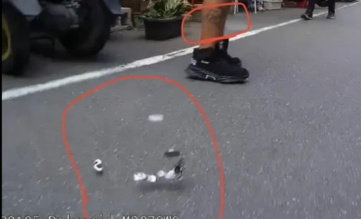 板橋手錶「碰瓷」雙人檔再現!男騎士遭索賠2.5萬 對方一聽「報警」跑不見