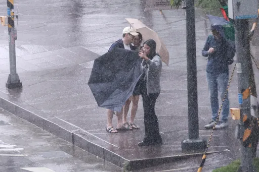 颱風眼消失！康芮估強度將減弱　今晚可能從中部出海