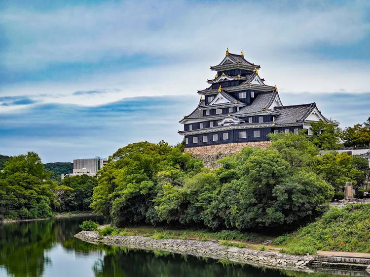 今日所見的岡山城天守，是經歷二戰後損毀重建的。田欣雲攝影