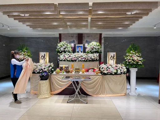 汪建民告別式!靈堂、遺照全曝光  Ella、愷樂致意哀悼