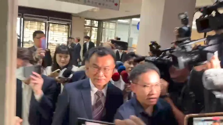 農業度前部長陳吉仲今早以被告身分到北檢出庭應訊。讀者提供