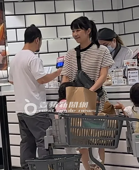 討論完後周亭羽露出幸福的笑容。特勤中心攝