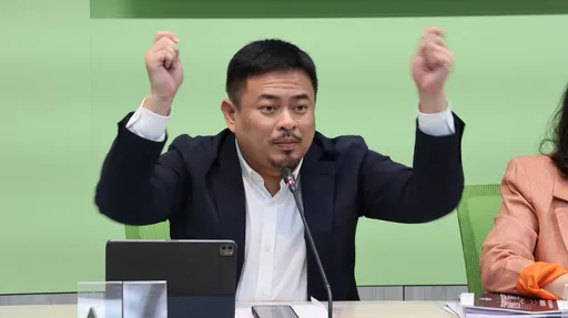 守憲還能自助餐？洪申翰要翁曉玲辭立委！痛批「公然不願對國家忠誠」