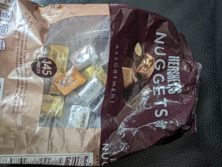 台灣好市多今（16日）回應，巧克力原料屬植物性須注意保存環境與溫度。 取自臉書「COSTCO好市多商品消費心得分享區」