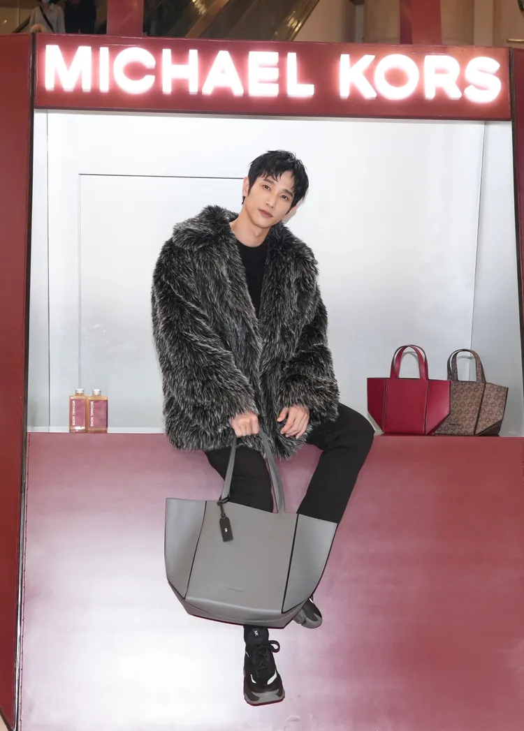 劉以豪穿著MICHAEL KORS環保皮草外套現身。彭欣偉攝