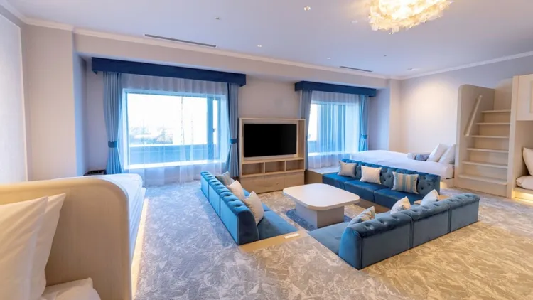 「大阪 Liber 飯店」提供現代化設施與寬敞客房，為旅客帶來放鬆體驗。業者提供