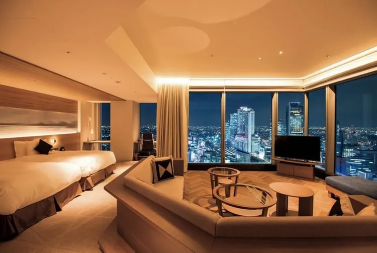 「名古屋王子大飯店晴空塔飯店」的客房內可俯瞰名古屋市絕美的繁華夜景。業者提供