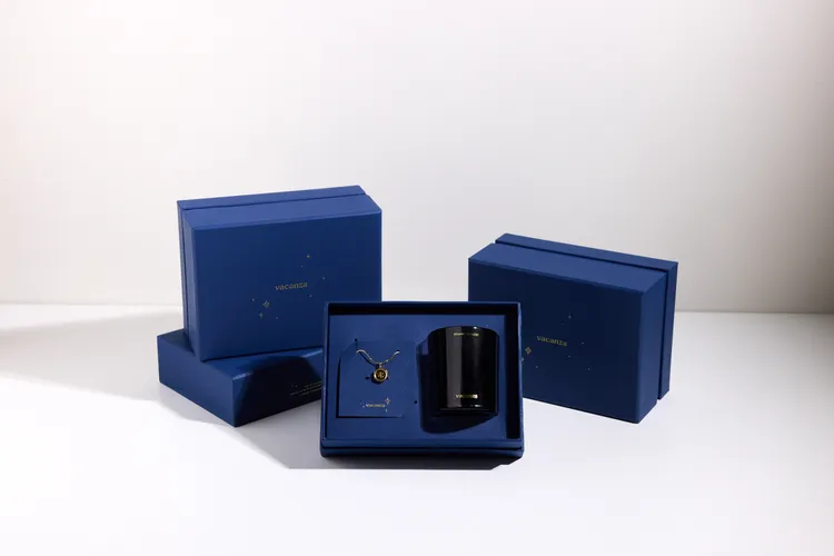 香氛蠟燭還能與「星座封蠟系列」組合成禮盒。品牌提供