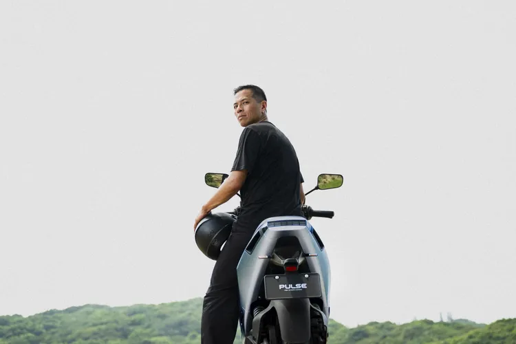 Gogoro Pulse成為林士懿日常移動的最佳夥伴，他特別喜愛Pulse的風切空氣力學設計。業者提供