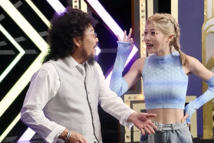 張菲與小楓在拍攝現場有說有笑。翻攝小楓IG