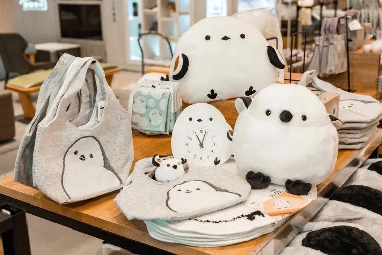 近年來不論是在日本還是台灣都非常受歡迎的長尾山雀系列，成為療育生活的最佳良伴。業者提供