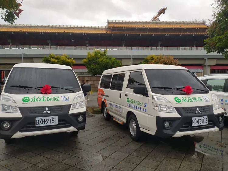 永達保險經紀人持續不間斷推廣「永續長照 專車送達」理念，今(8日)舉行第7年捐贈記者會。許麗珍攝