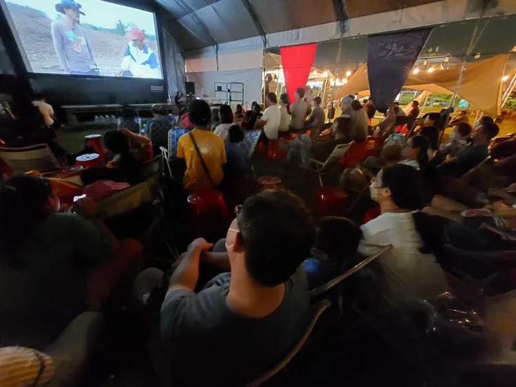 「梓感農村文化節」26日晚舉辦首場《種土》露天放映會。凃建豐攝