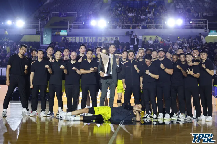 國王昨日舉行冠軍戒頒發典禮。TPBL