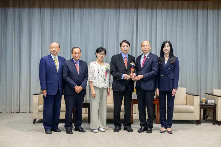 韓國瑜、葉金川、萬美玲。立法院提供